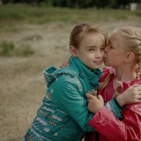 сестрички на каникулах в деревне :: Ангелина Харитонова 