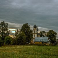 Церковное подворье :: Валерий Иванович