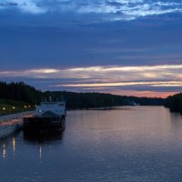 Вечер перед шлюзом на реке Ковжа :: Анатолий Грачев