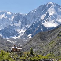 Часовня памяти погибшим альпинистам :: Алёна Бриц