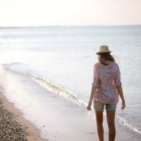 walking along the shore. :: Алёна Емельянова