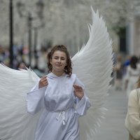 И на городской улице можно встретить ангела ... :: Александр Степовой 