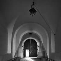 Туннель во внутренний дворец :: M Marikfoto