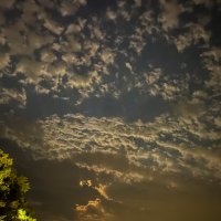 Облачное небо ночью :: Александр Деревяшкин