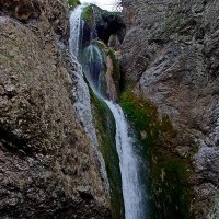 ЗИМНЯЯ ПРОГУЛКА ДО ВОДОПАДА. :: Виктор Осипчук