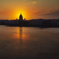 Осеннее утро над Невой :: Александр Игнатьев