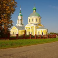 Дороги Ярославской области.Никольская церковь в селе Копнино. :: Сергей Моченов