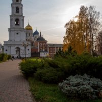 Октябрь в Николо-Угрешском монастыре :: Александра 