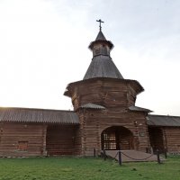 Башня Николо-Корельского монастыря 1698 г. :: Александр Качалин