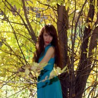Девушка осенью, под деревом :: Pavlov Filipp 