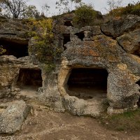 пещерный город Чуфут-Кале :: юрий затонов