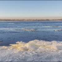 9-е декабря, Волга. :: Александр Тарноградский