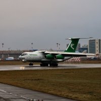 Ил-76 аэропорт Пулково (Санкт-Петербург) :: Игорь Рязaнoв
