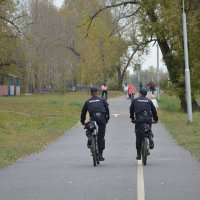 Полицейские на велосипедах :: Светлана Грызлова