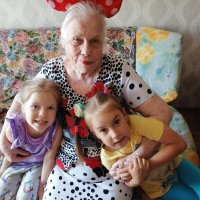 Бабушка и внуки :: Борис 