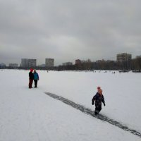 Дети к зиме всегда готовы! И ничего, что нет сонца. Его заменит хорошее настроение :: Андрей Лукьянов