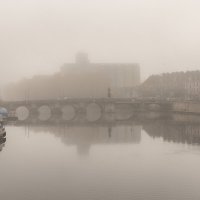 Осер (Auxerre). Река Йонна. Туманное утро. :: Надежда Лаптева