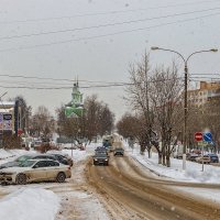 Лёгкий снежок присыпал город. :: Анатолий. Chesnavik.