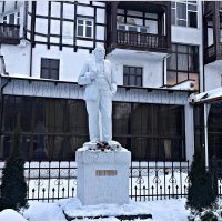 Памятник Ленину в Зеленоградске. :: Валерия Комова