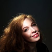 Портрет молодой рыжеволосой женщины :: Юра Викулин