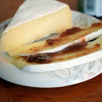 Сыр  с инжирным джемом :: Татьяна Ларионова
