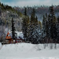 В зимнюю красу, Дом стоит в лесу :: alex graf
