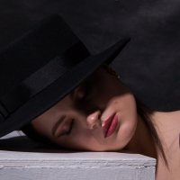 black hat :: Ольга Наумова