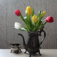 Тюльпаны к празднику. :: Нина Сироткина 