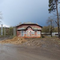 заброшенный вокзал :: Сергей Лындин