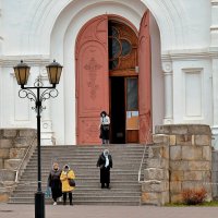 Открыты царские врата в Спасо - Преображенском Соборе. :: Татьяна Помогалова