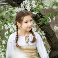 В весеннем саду :: Анна Вязникова