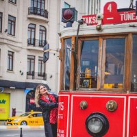Красный трамвай с площади Таксим :: Ирина Лепнёва