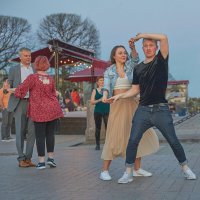 Танцы на Васильевском острове :: юрий затонов