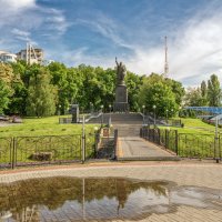 Памятник князю Владимиру в Белгороде :: Игорь Сарапулов