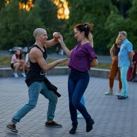Танцы в Питере :: юрий затонов
