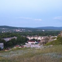 Вид с высоты Петровской скалы :: Валентин Семчишин