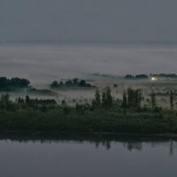 Сквозь волнистые туманы вдруг пробился огонек :: Сергей Шатохин 