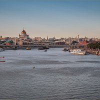 Вечер на Москве-реке... :: Сергей Кичигин