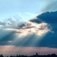 Тучи в-небе словно сито Лучи солнца просевают...  Снято на Sony F828 :: Анатолий Клепешнёв