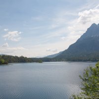 на озере :: vladimir 