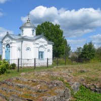 Церковь (фундамет) и часовня... :: Владимир Павлов