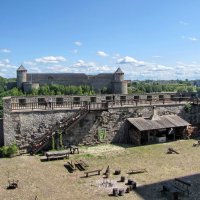 Нарвская крепость и Ивангородская крепость :: veera v