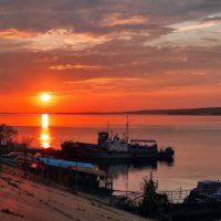 Жаркий закат уходящего лета. :: Ната Волга