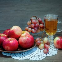 Яблоки и виноград :: Serj Korinkevich