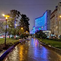 В дождь по Новому Арбату :: Александр Чеботарь