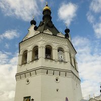Колокольня Богоявленско-Анастасиина монастыря в Костроме :: Лидия Бусурина