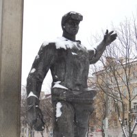 Скульптура "Подольск — город рабочего класса" :: Александр Качалин