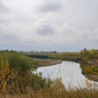 у осенней реки :: nataly-teplyakov 