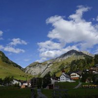 Австрия, альпийская деревня... :: Galina Dzubina