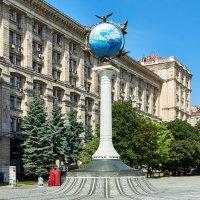 Глобус в центре Киева :: Алексей Р.